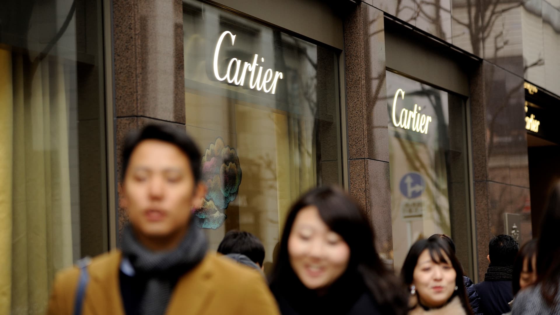 Yen rebound subdues Japan luxury splurge at Cartier-owner Richemont